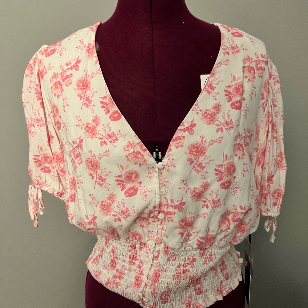 J for Justify Pink Floral Blouse Cropped Shirt. I have a Large & an XL